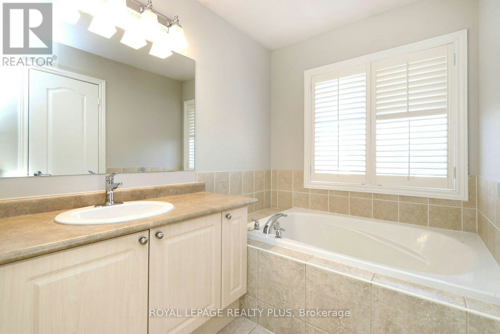 3656 Twinmaple Drive, Mississauga, ON, L4Y 3R1 - 15