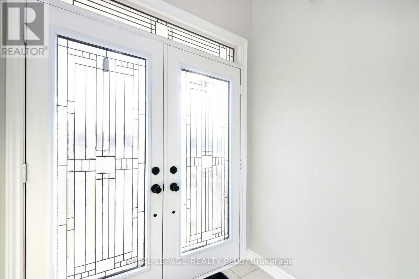 3656 Twinmaple Drive, Mississauga, ON, L4Y 3R1 - 2