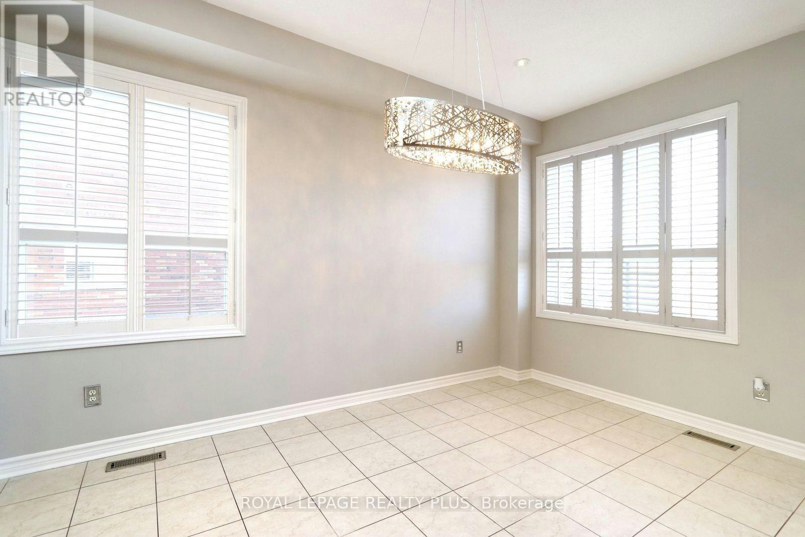 3656 Twinmaple Drive, Mississauga, ON, L4Y 3R1 - 10