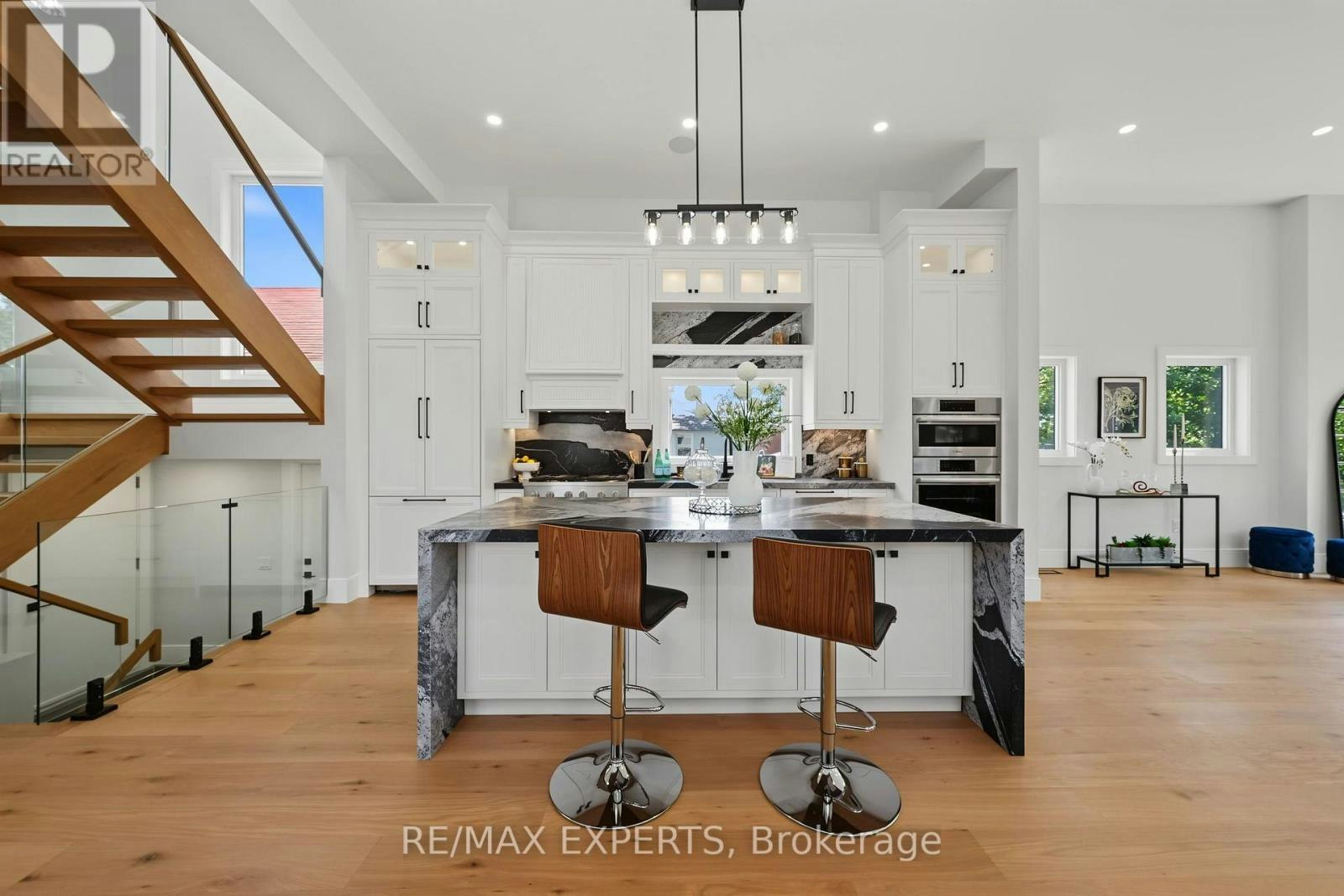 MAIN-1062 Alexandra Avenue, Mississauga, ON, L5E 1Z8 - 11