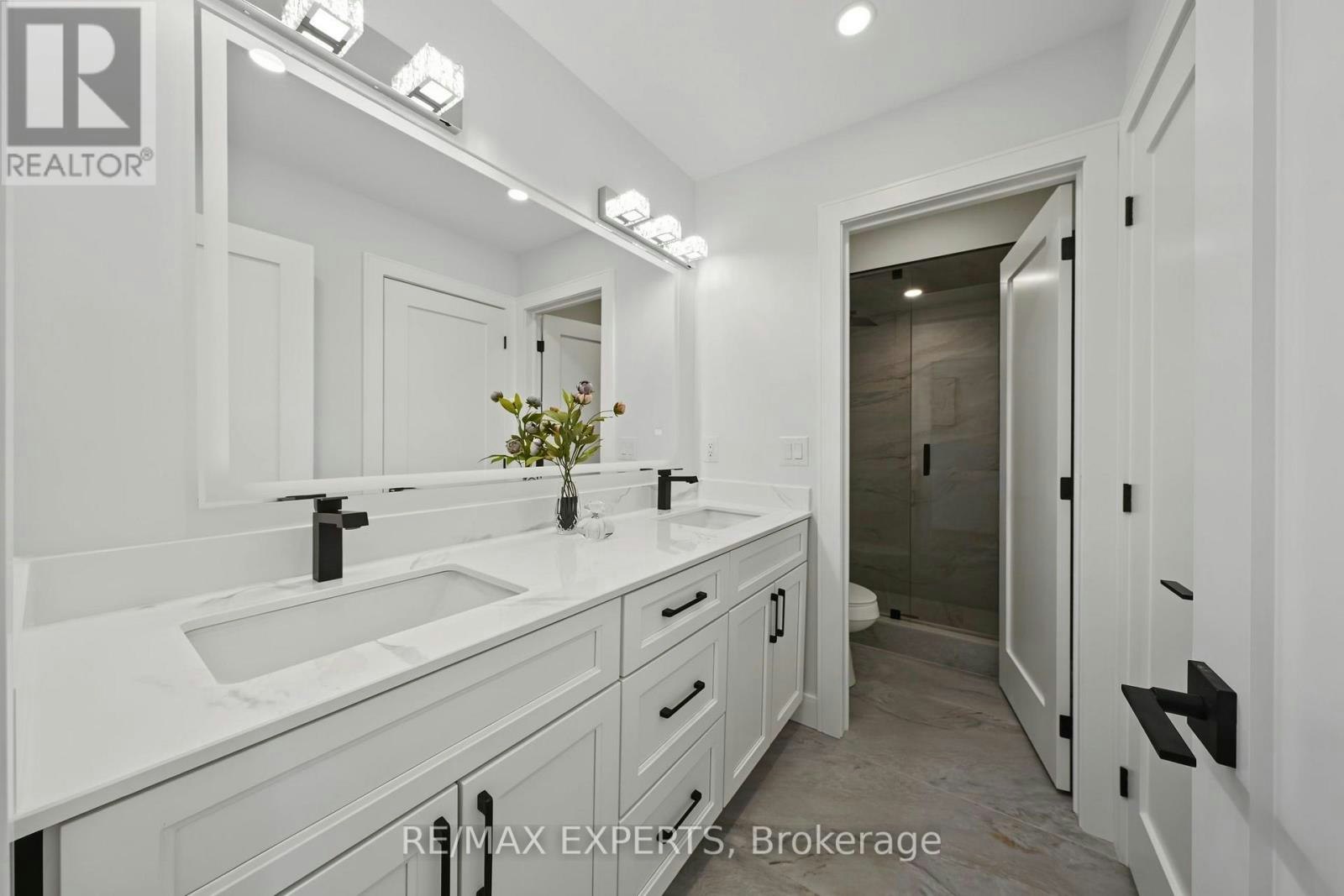MAIN-1062 Alexandra Avenue, Mississauga, ON, L5E 1Z8 - 29