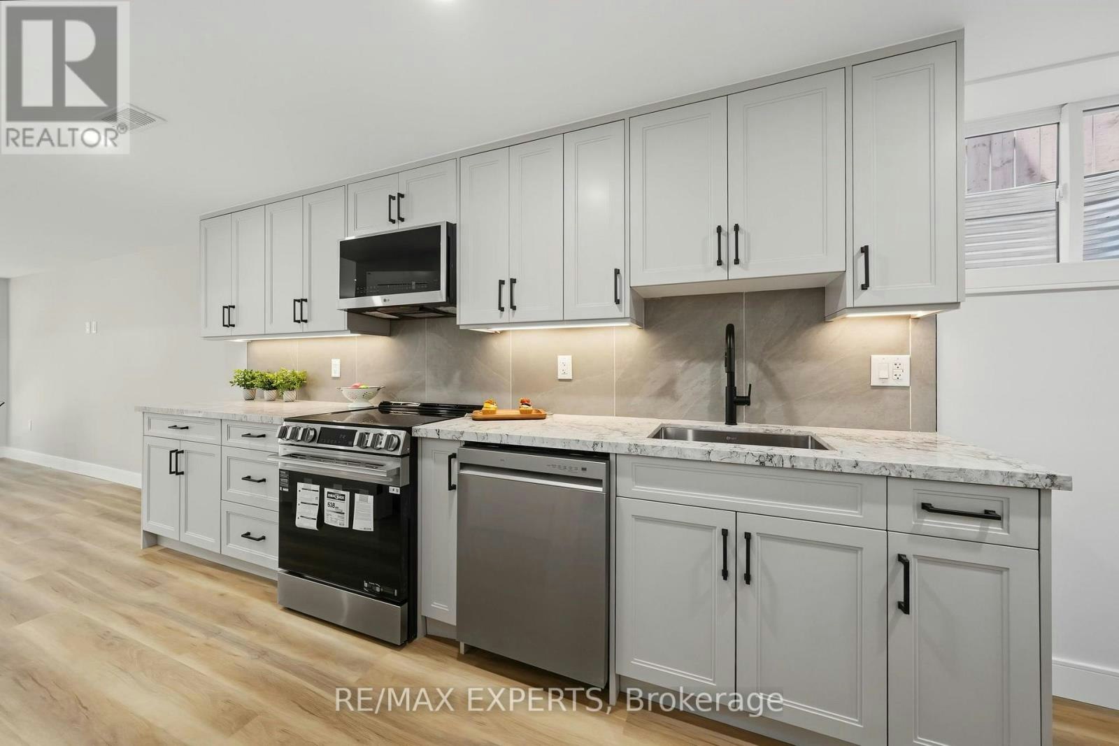 1062 Alexandra Avenue, Mississauga, ON, L5E 1Z8 - 41