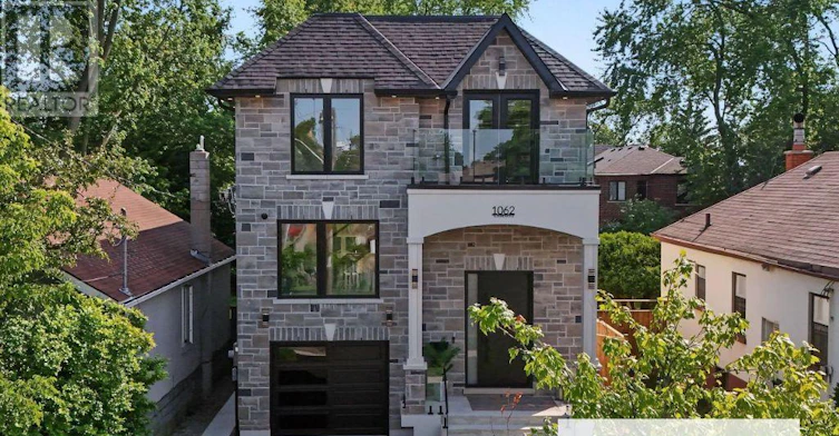 1062 Alexandra Avenue, Mississauga, ON, L5E 1Z8 - 2