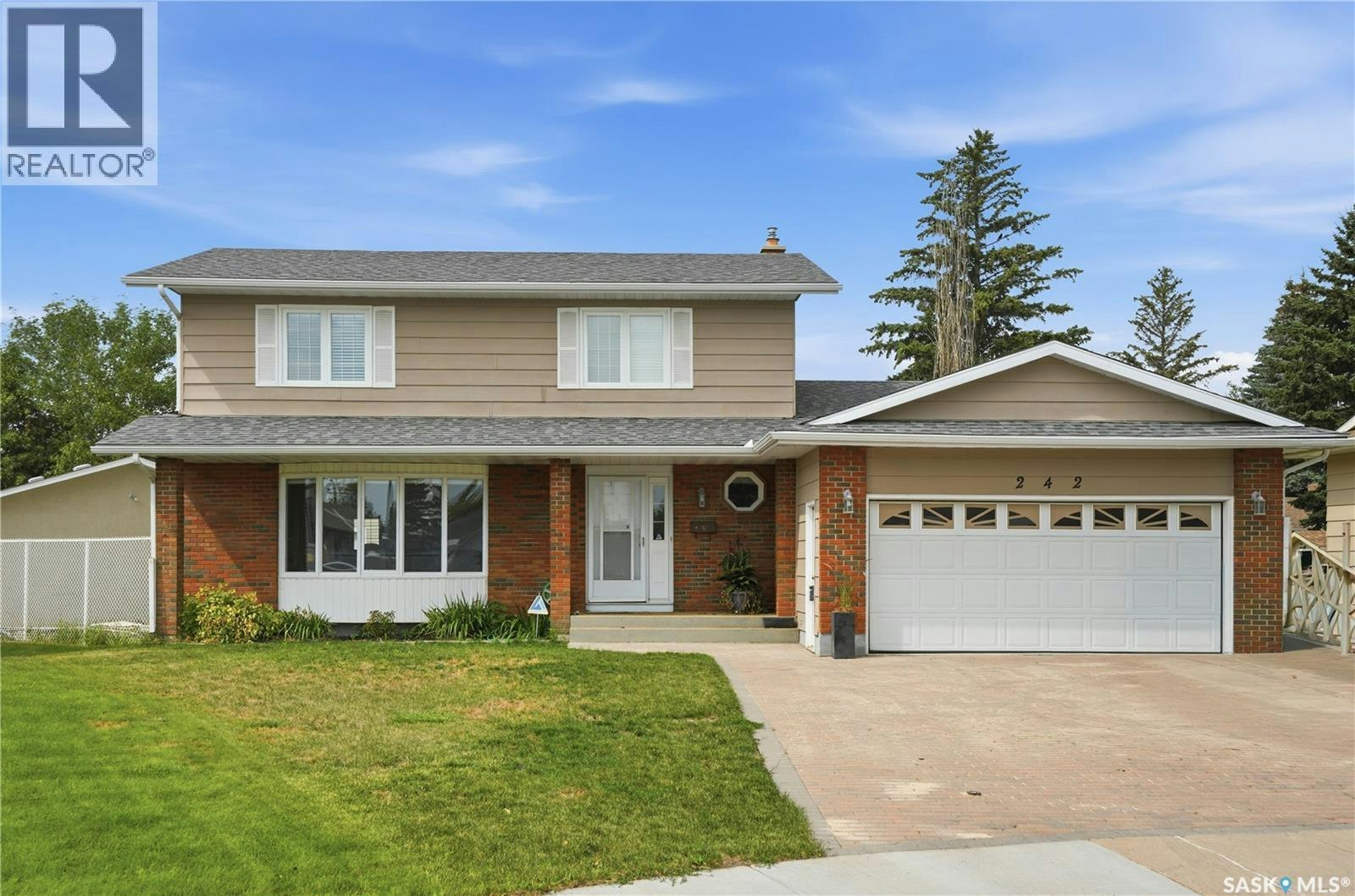 242 Auld Crescent, Saskatoon, SK, S7H 4W9