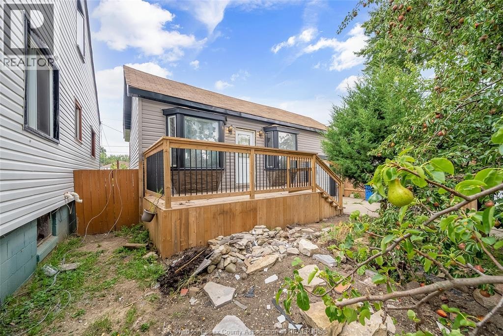 2616 Parent, Windsor, ON, N8X 4K4