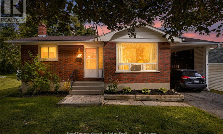 78 Durham Street W