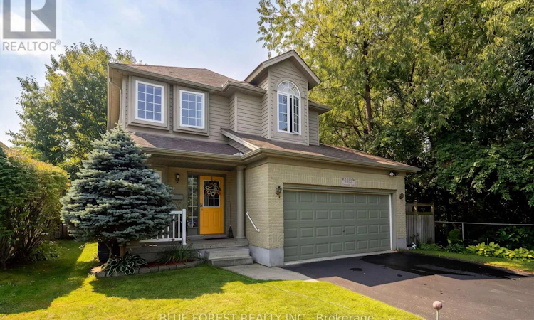 1233 Crosscreek Crescent