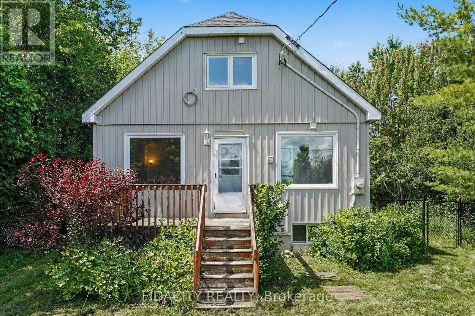6811 Flewellyn Road, Ottawa, ON, K2S 1B6