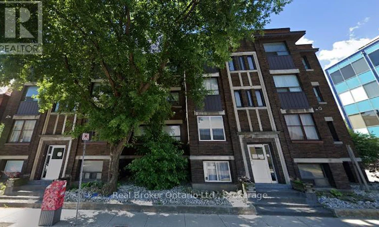 468-476 Main Street E