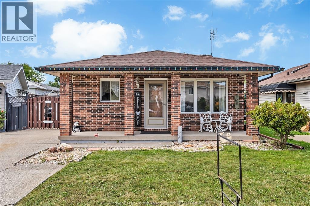 3269 Candlewood Crescent, Windsor, ON, N8W 5M8