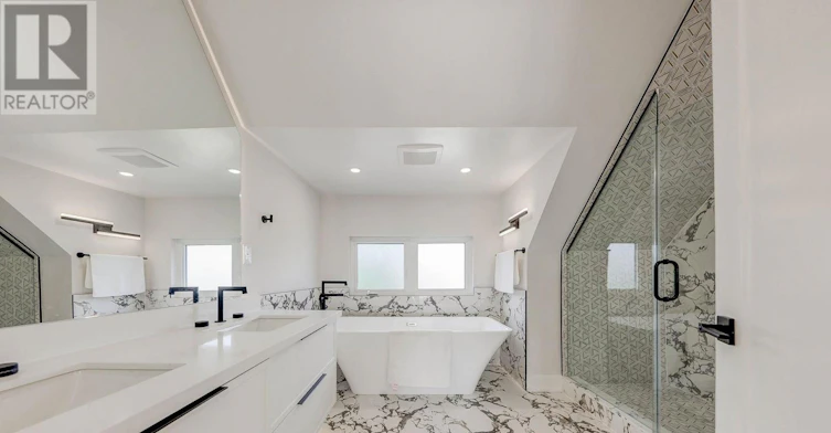 ENSUITE 1-431 Roxton Road, Toronto, ON, M6G 3R5 - 6
