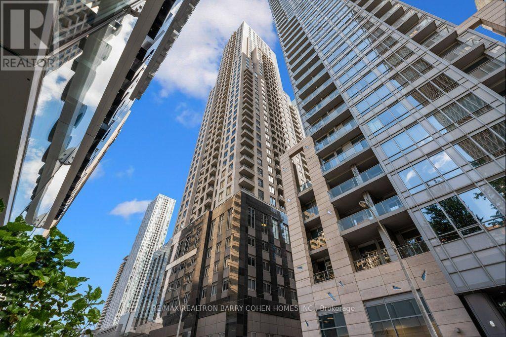 2703-35 Balmuto Street, Toronto, ON, M4W 3R1 - 2
