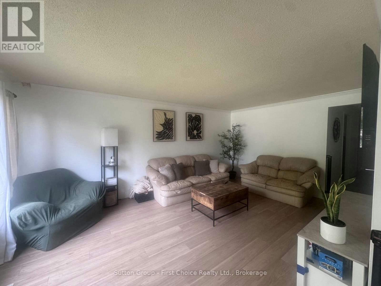 26 Kathryn Crescent, Stratford, ON, N5A 2Y7 - 2