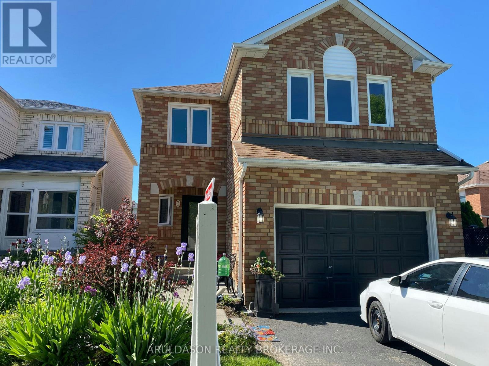 3 Booth Crescent, Ajax, ON, L1Z 1H6