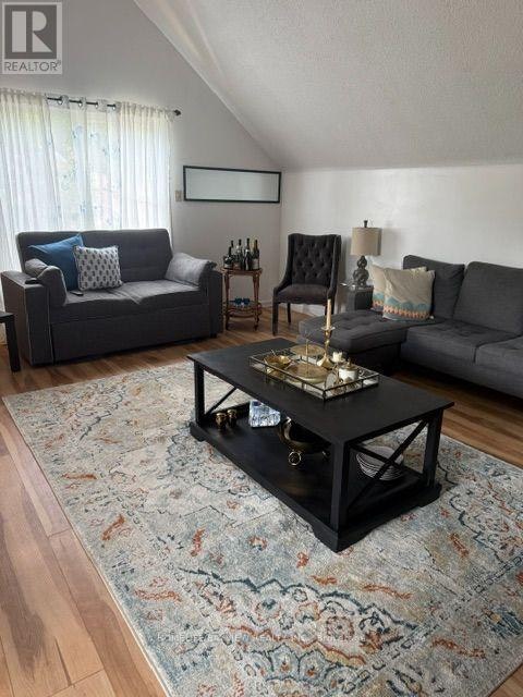 2ND FLOOR-539 Elgin Mills Road W, Richmond Hill, ON, L4C 4M3 - 3