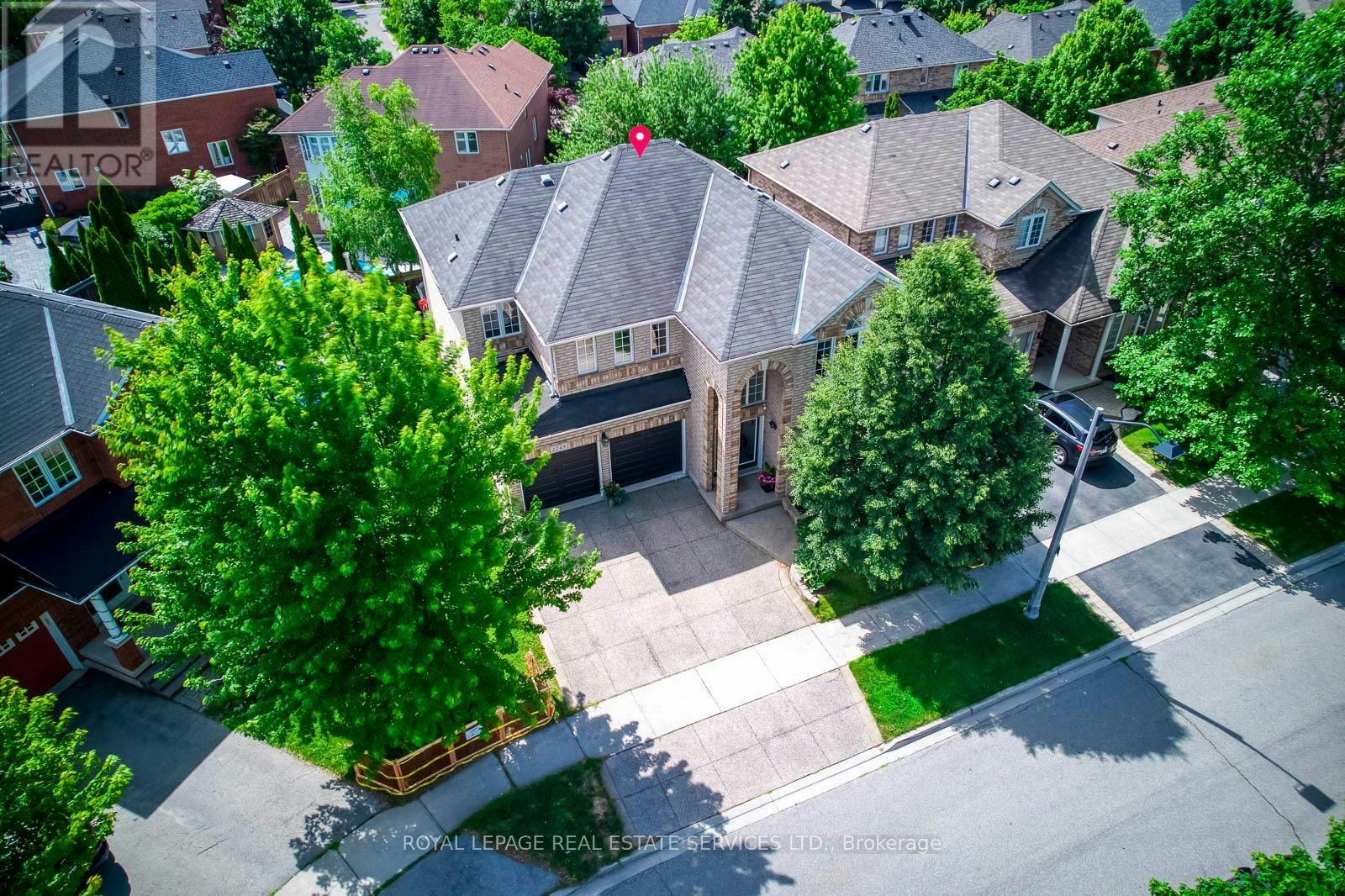 2249 Glazebrook Circle, Oakville, ON, L6M 5B5