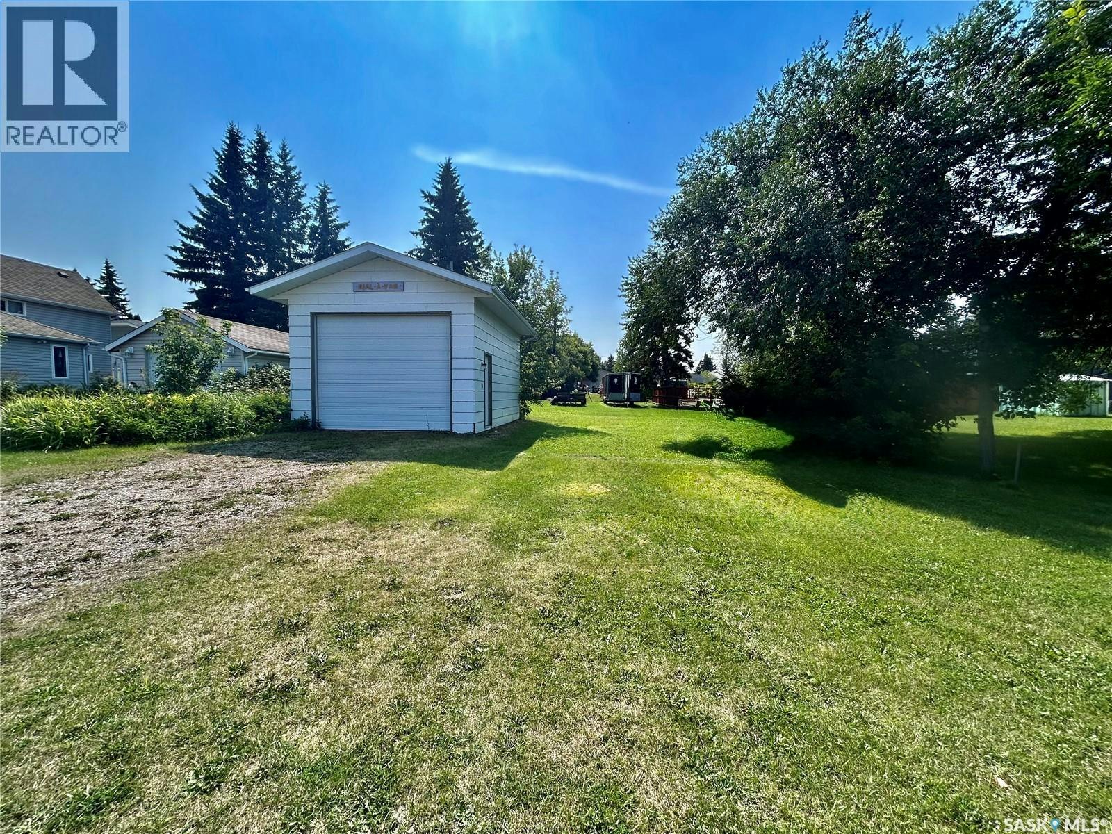 605 Spruce Street, Moosomin, SK, S0G 3N0