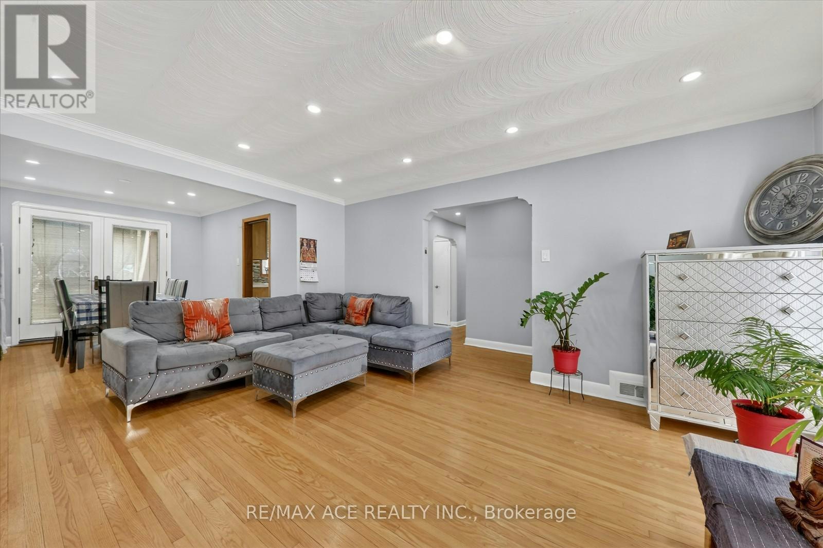 MAIN-40 Brinloor Boulevard, Toronto, ON, M1M 1L5 - 8