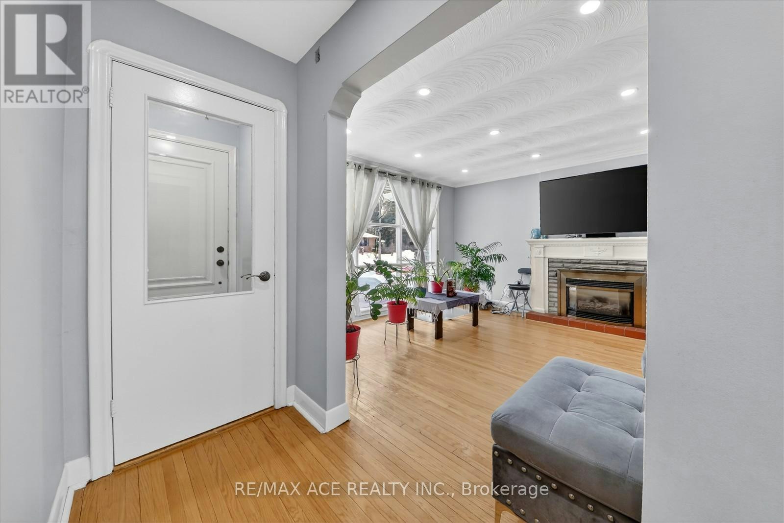 MAIN-40 Brinloor Boulevard, Toronto, ON, M1M 1L5 - 6