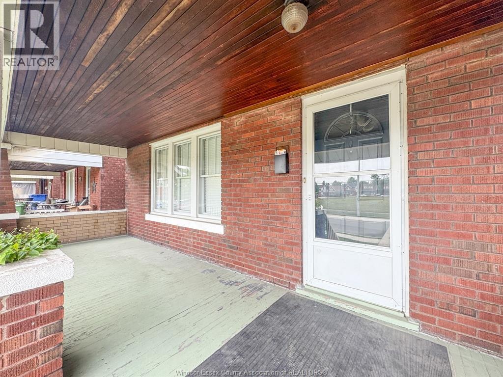 1111 Elsmere, Windsor, ON, N9A 2A1 - 2