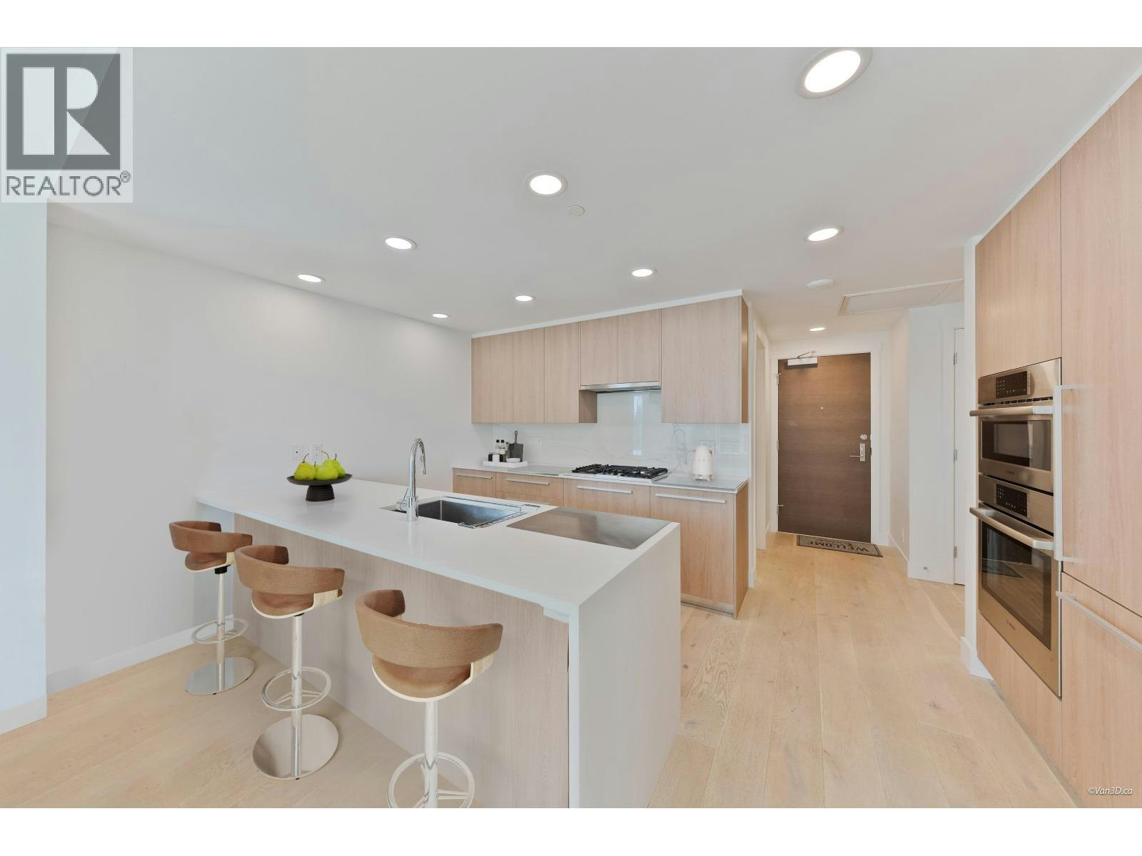 504-2780 Valley Centre Avenue, North Vancouver, BC, V7J 0C4