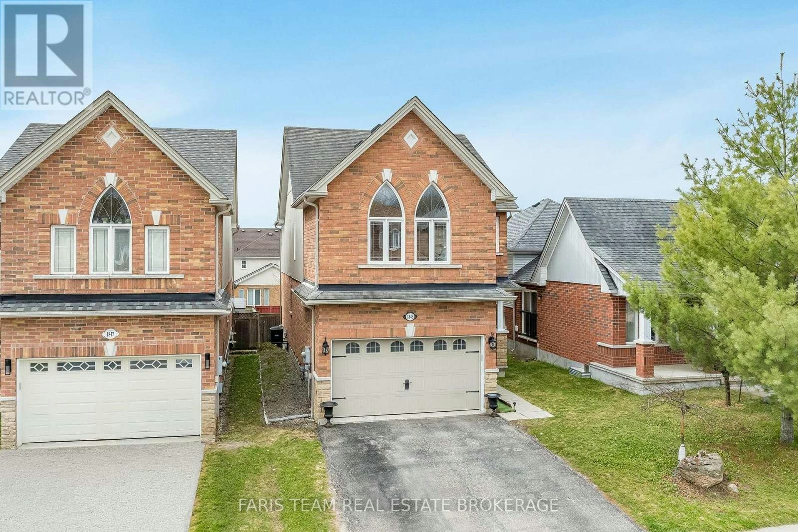 1845 Lamstone Street, Innisfil, ON, L9S 4Z8