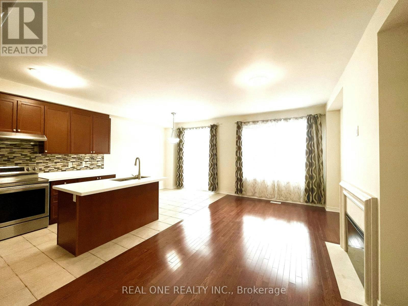 25 Paper Mills Crescent, Richmond Hill, ON, L4E 0V5 - 4