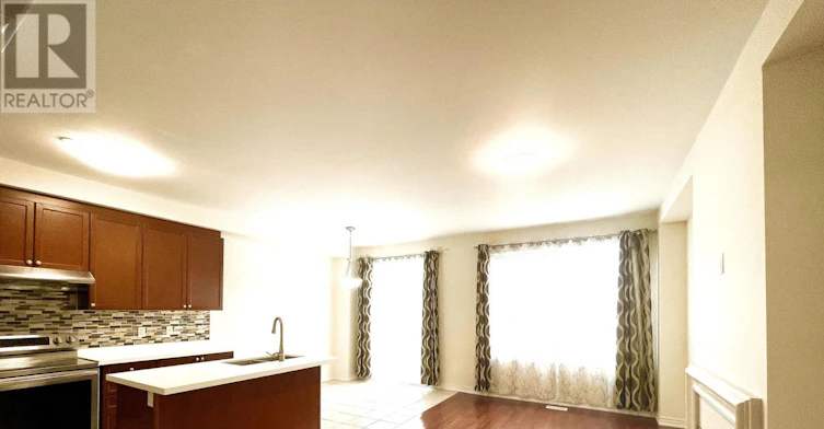 25 Paper Mills Crescent, Richmond Hill, ON, L4E 0V5 - 4