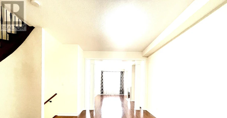25 Paper Mills Crescent, Richmond Hill, ON, L4E 0V5 - 2