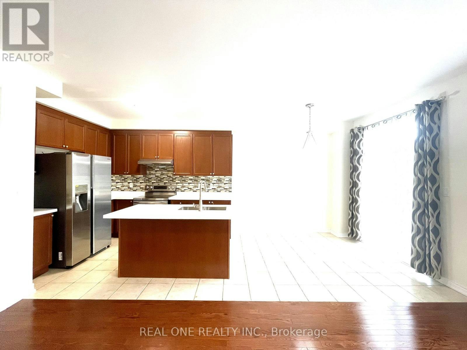 25 Paper Mills Crescent, Richmond Hill, ON, L4E 0V5 - 5