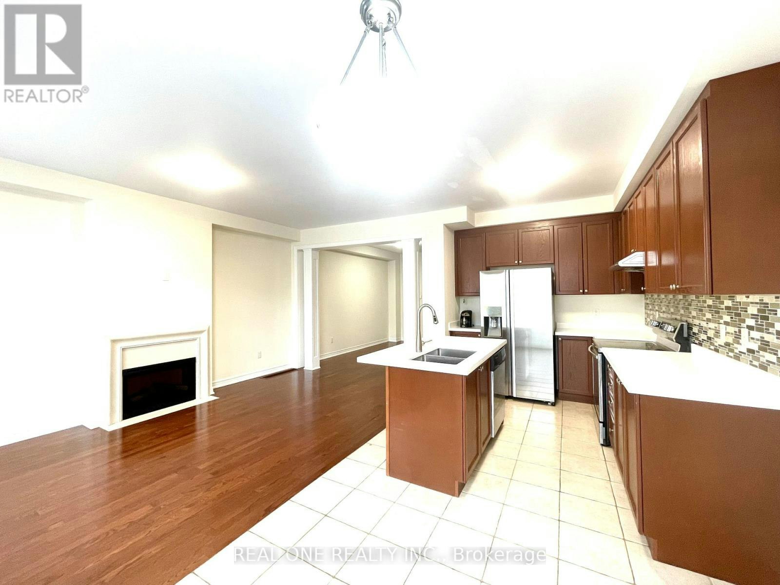 25 Paper Mills Crescent, Richmond Hill, ON, L4E 0V5 - 7