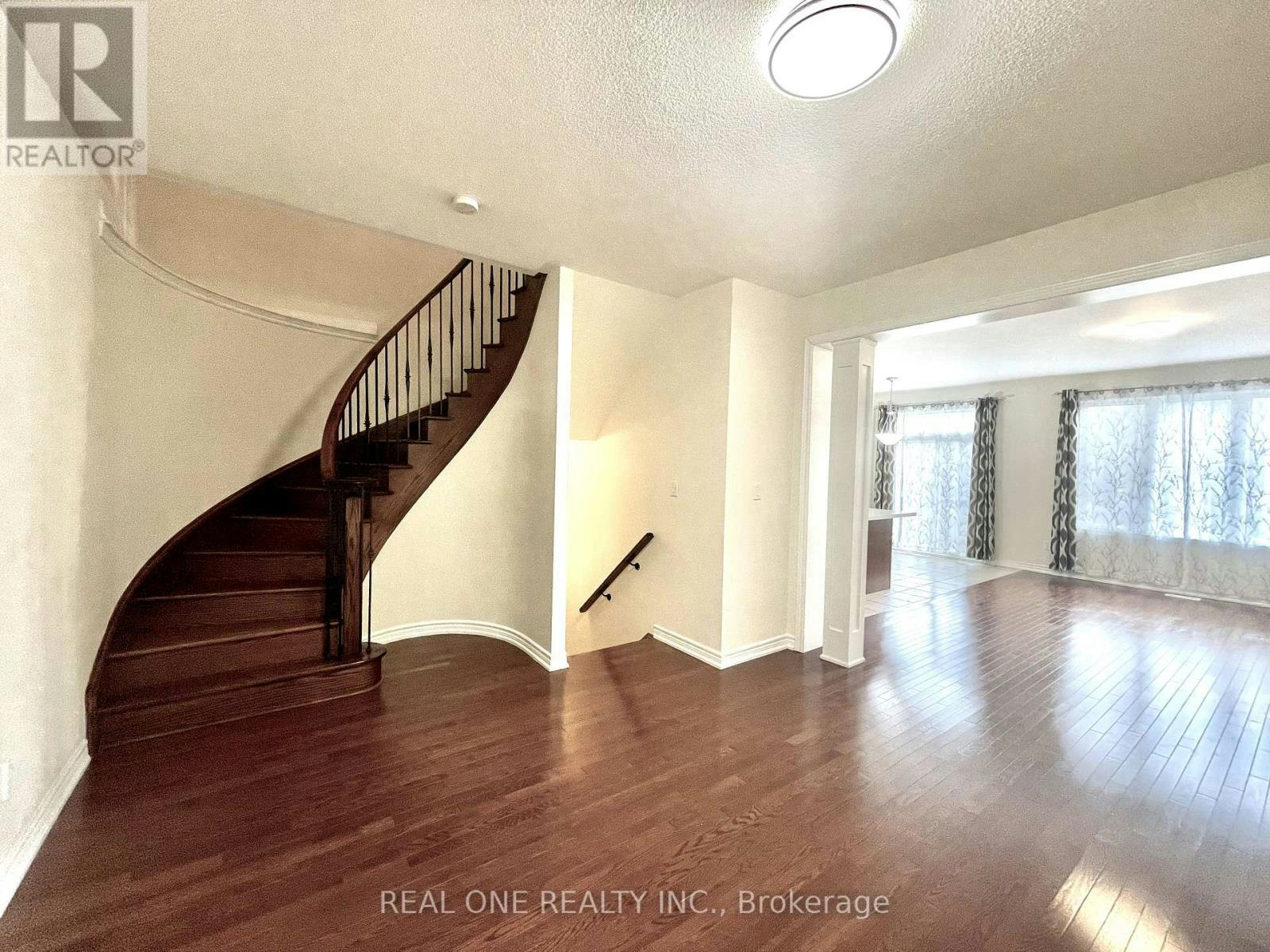 25 Paper Mills Crescent, Richmond Hill, ON, L4E 0V5 - 3