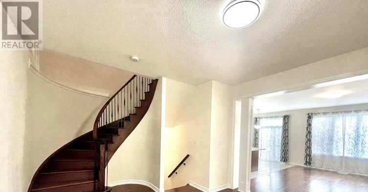 25 Paper Mills Crescent, Richmond Hill, ON, L4E 0V5 - 3