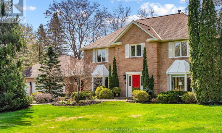 4 Wolf Crescent