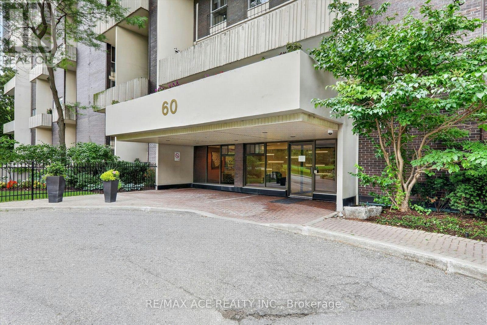 624-60 Southport Street, Toronto, ON, M6S 3N4 - 37