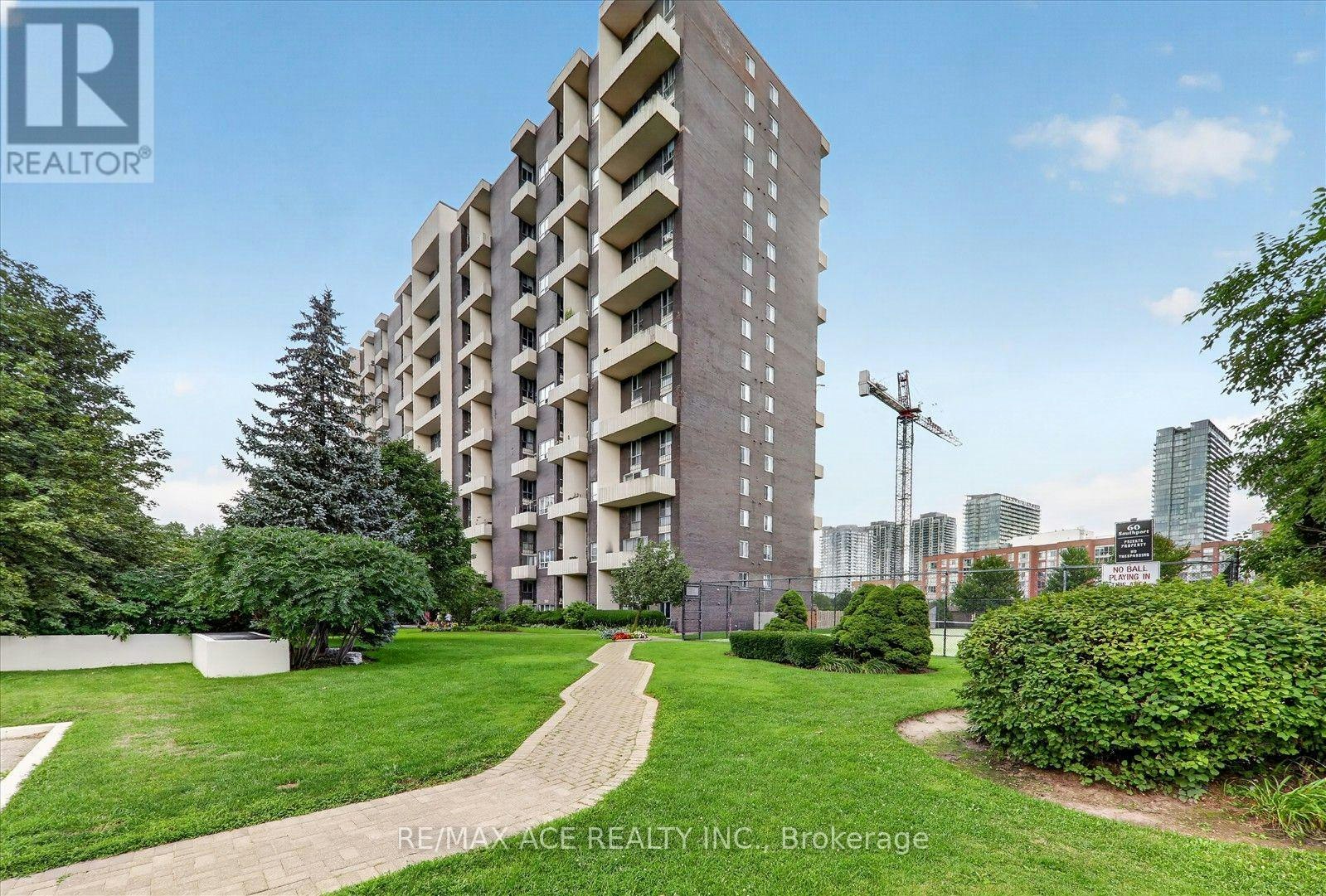 624-60 Southport Street, Toronto, ON, M6S 3N4 - 41