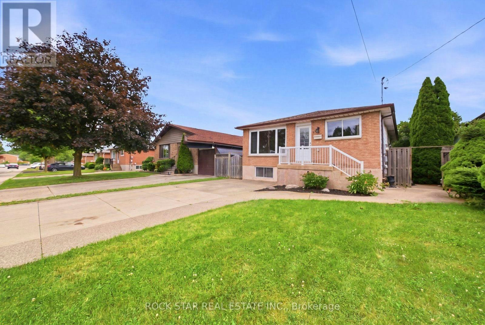 MAIN-59 Aterno Drive, Hamilton, ON, L9C 5S4