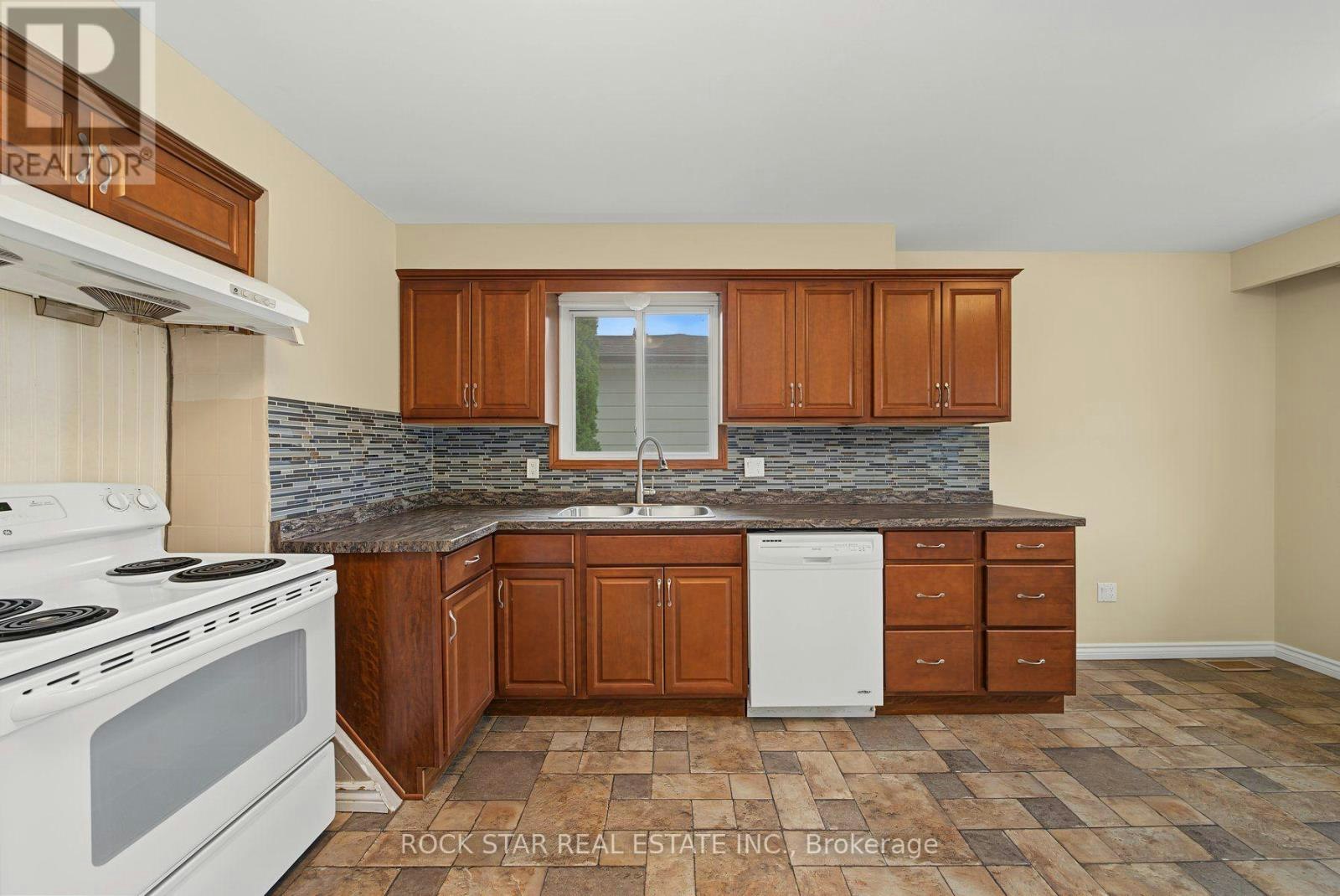 MAIN-59 Aterno Drive, Hamilton, ON, L9C 5S4 - 9