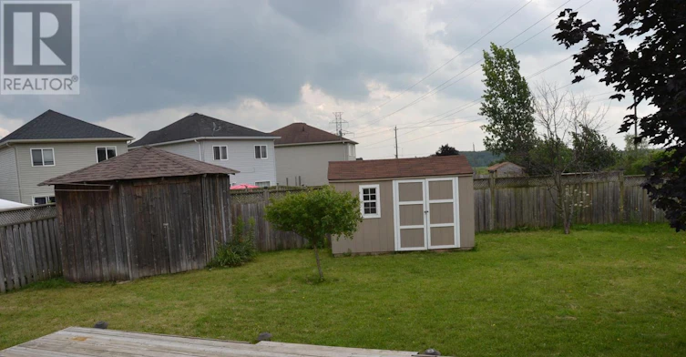 132 Henhoeffer Crescent, Kitchener, ON, N2E 4H3 - 4