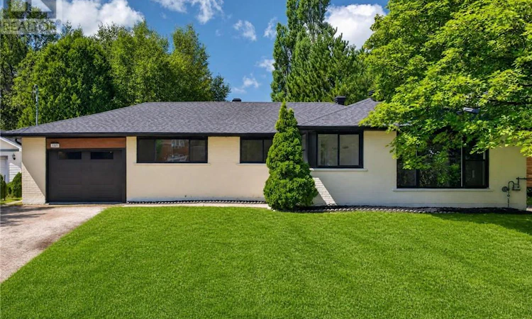 1821 Millwood Crescent