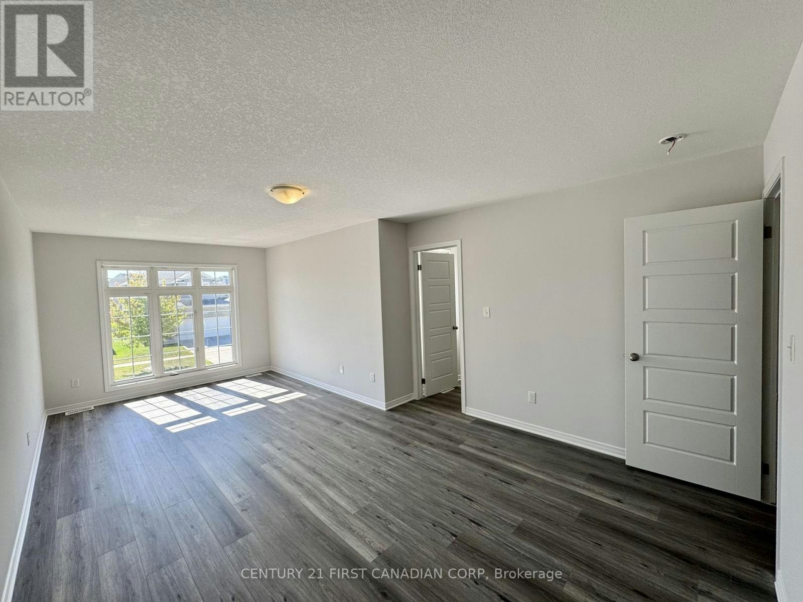 3186 Singleton Avenue, London, ON, N6L 0B8 - 13