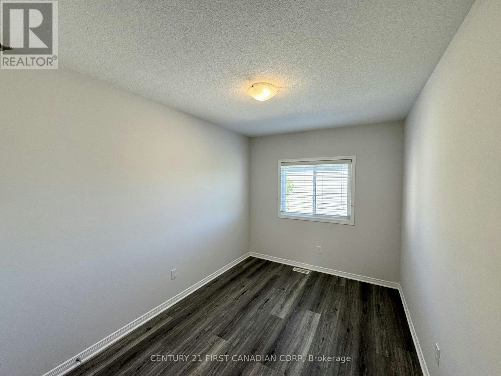 3186 Singleton Avenue, London, ON, N6L 0B8 - 19