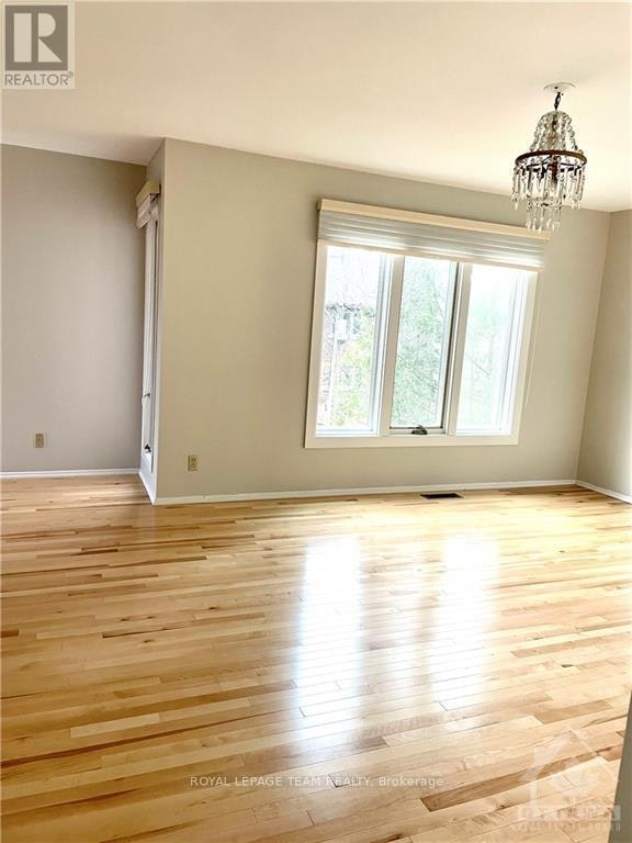 522 Piccadilly Avenue, Ottawa, ON, K1Y 0H8 - 9