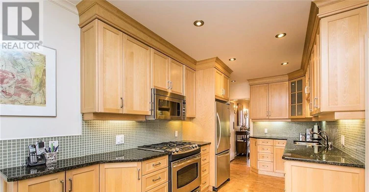 522 Piccadilly Avenue, Ottawa, ON, K1Y 0H8 - 2
