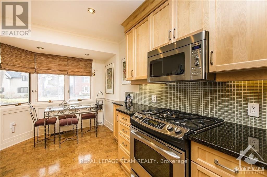 522 Piccadilly Avenue, Ottawa, ON, K1Y 0H8 - 3