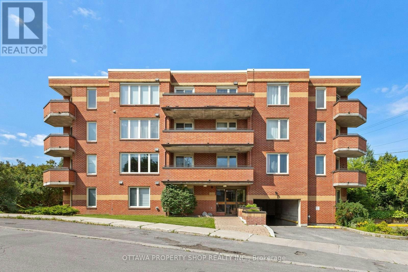 204-800 Mckellar Avenue, Ottawa, ON, K2A 2X5