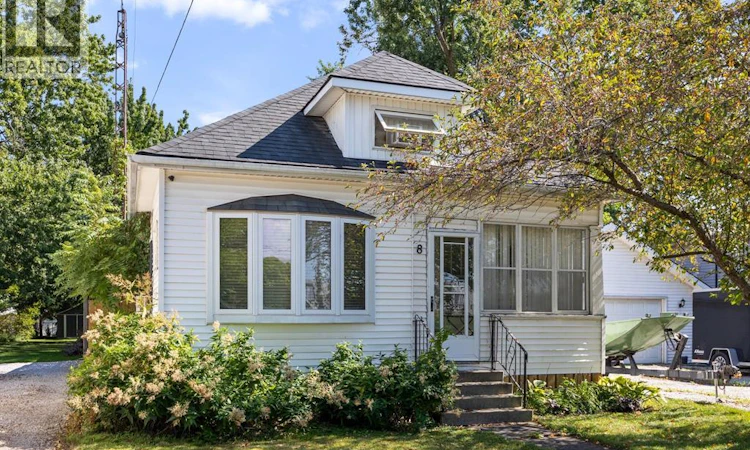 8 Young Street