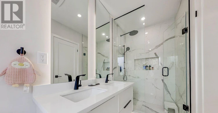 ENSUITE 2-431 Roxton Road, Toronto, ON, M6G 3R5 - 7