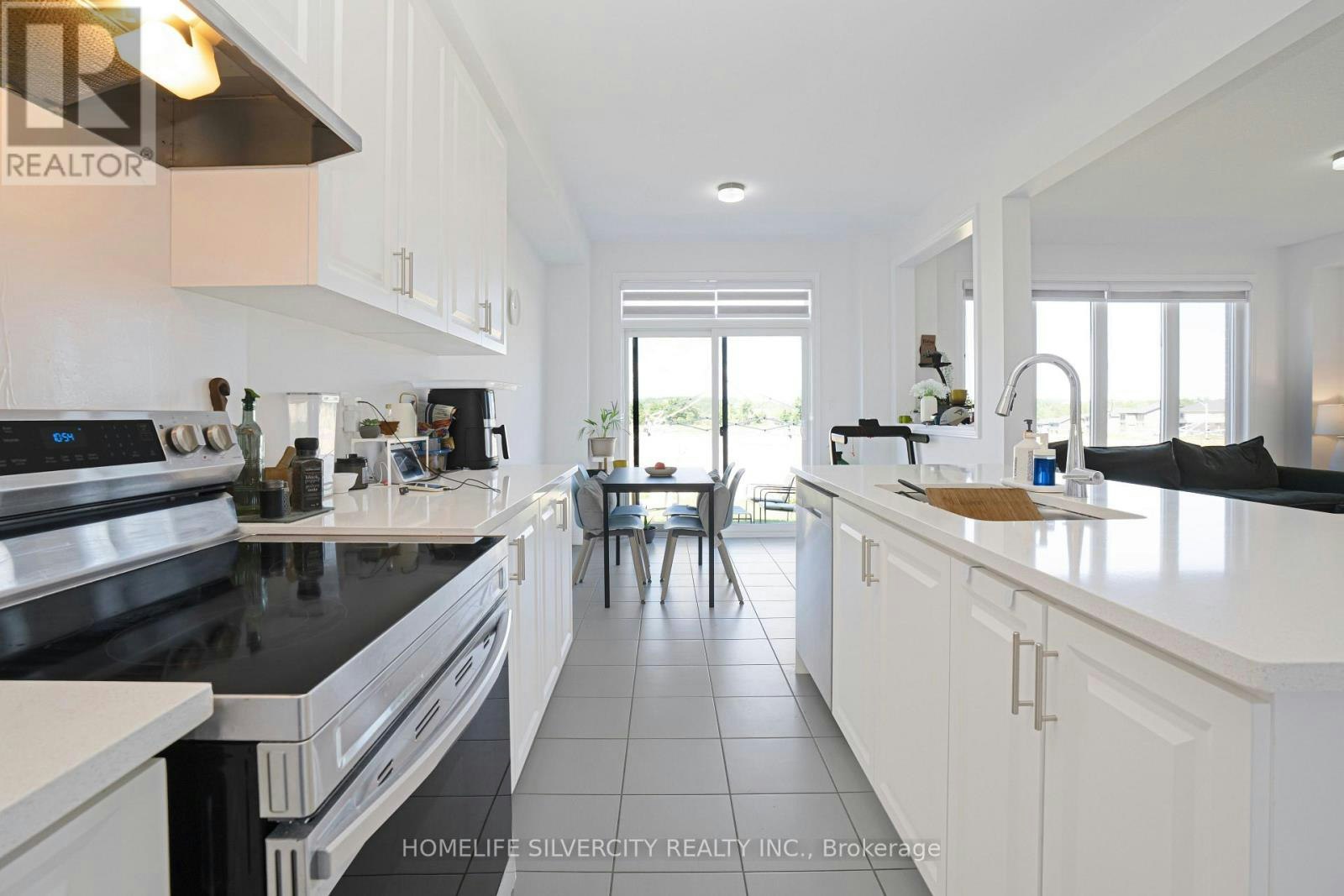 12 Kingsbury Trail, Barrie, ON, L9J 0W9 - 18