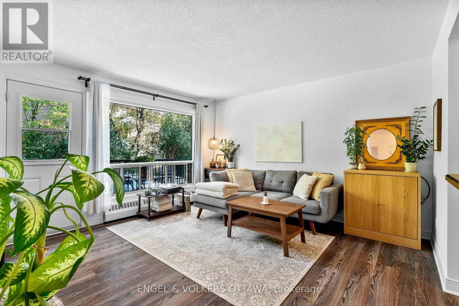11-270 Beechwood Avenue, Ottawa, ON, K1L 8A6